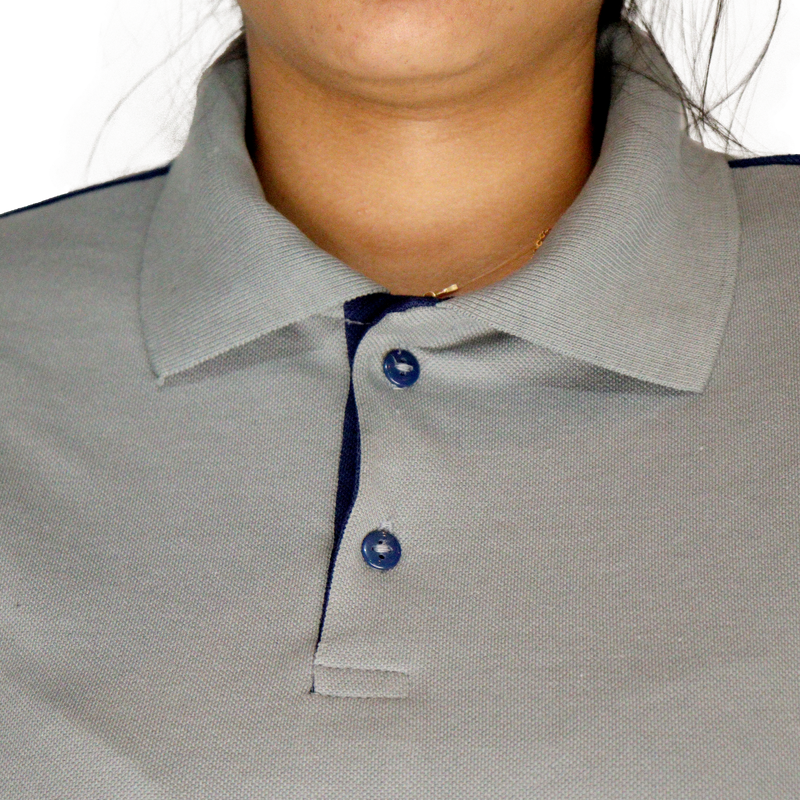 Camisa feminina polo manga curta gola pronta com vivos verticais nas mangas