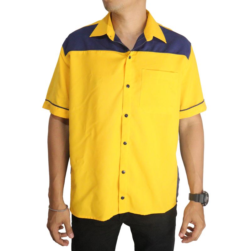 Camisa masculina social clássica com bolso manga curta recortes laterais e vivos