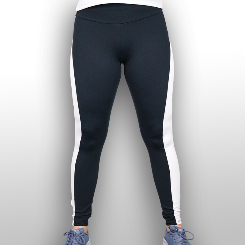 Calça feminina legging com recorte lateral funil